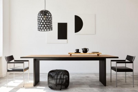 Table en acier et bois, le choix du mobilier authentique